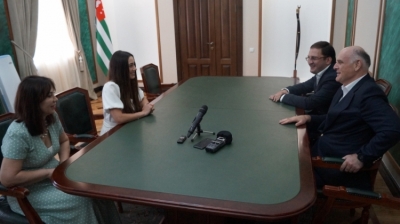 Aslan Bzhaniya met with tennis player Amina Anshba