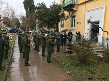 ВОЕННОСЛУЖАЩИЕ РОССИЙСКОЙ ВОЕННОЙ БАЗЫ ПОЗДРАВИЛИ ВЕТЕРАНА ВОЙНЫ ЕКАТЕРИНУ СИНЯВСКУЮ С ДНЕМ ЗАЩИТНИКА ОТЕЧЕСТВА